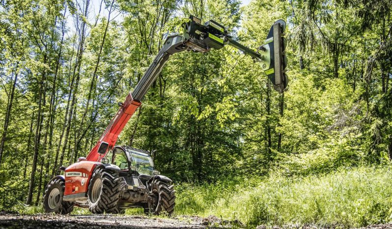Tree trimming circular saw for forklift truck full