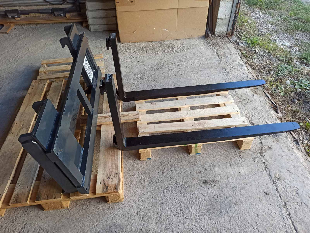 Cărucior cu furci pentru miniîncărcătoare Bobcat, Gehl, Mustang, Manitou, Case, CAT full