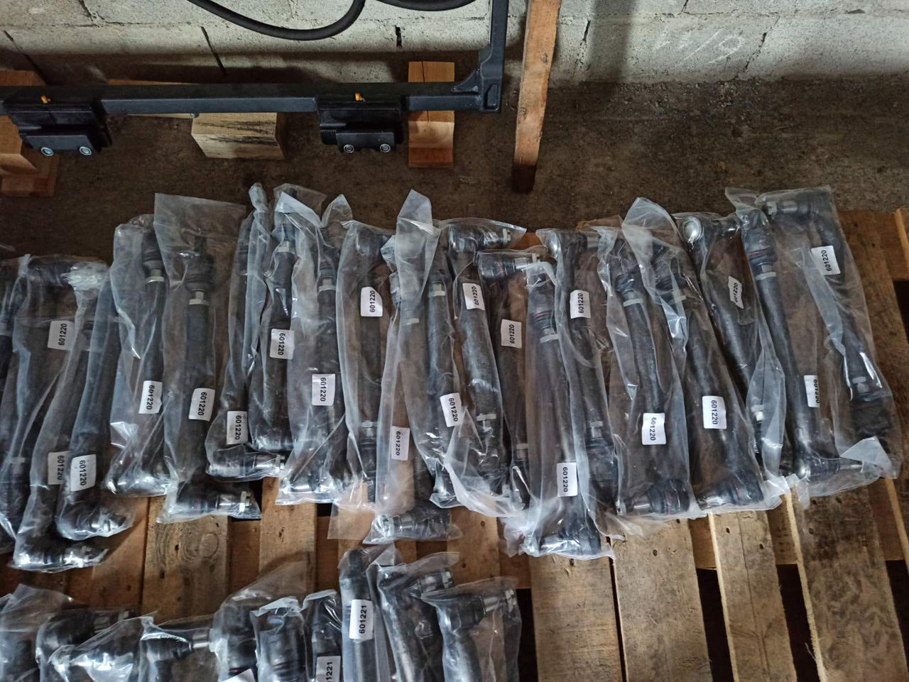 Tije de direcție pentru Merlo 046738 full